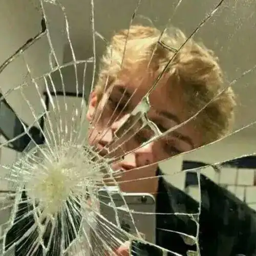 6686体育官网初级作者Violetta