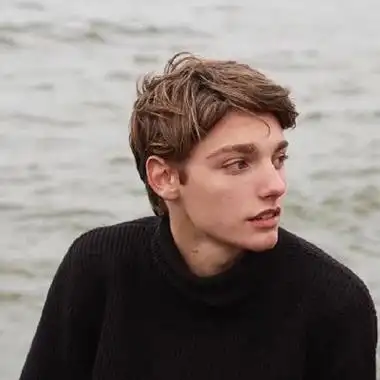 6686体育官网铜牌作者Howard