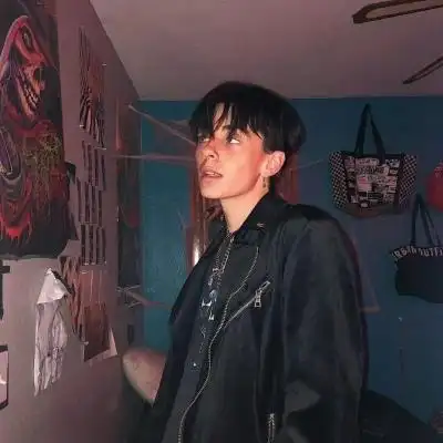 6686体育官网铁牌作者Riley