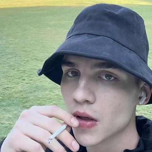 6686体育官网初级作者Tobias