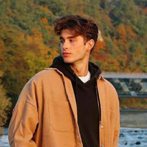 6686体育官网银牌作者Grayson