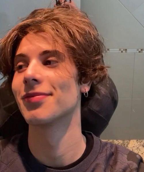 6686体育官网铜牌作者Blake