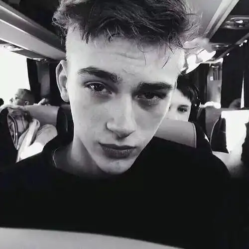 6686体育官网银牌作者Gwen