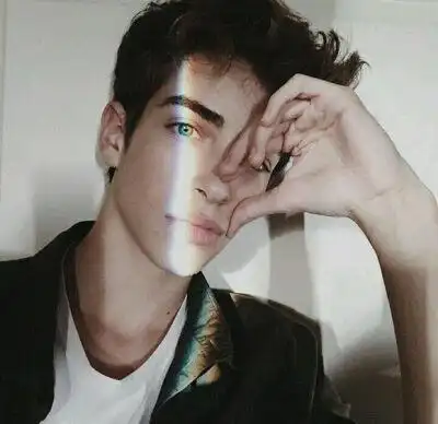 6686体育官网钻石作者Avery