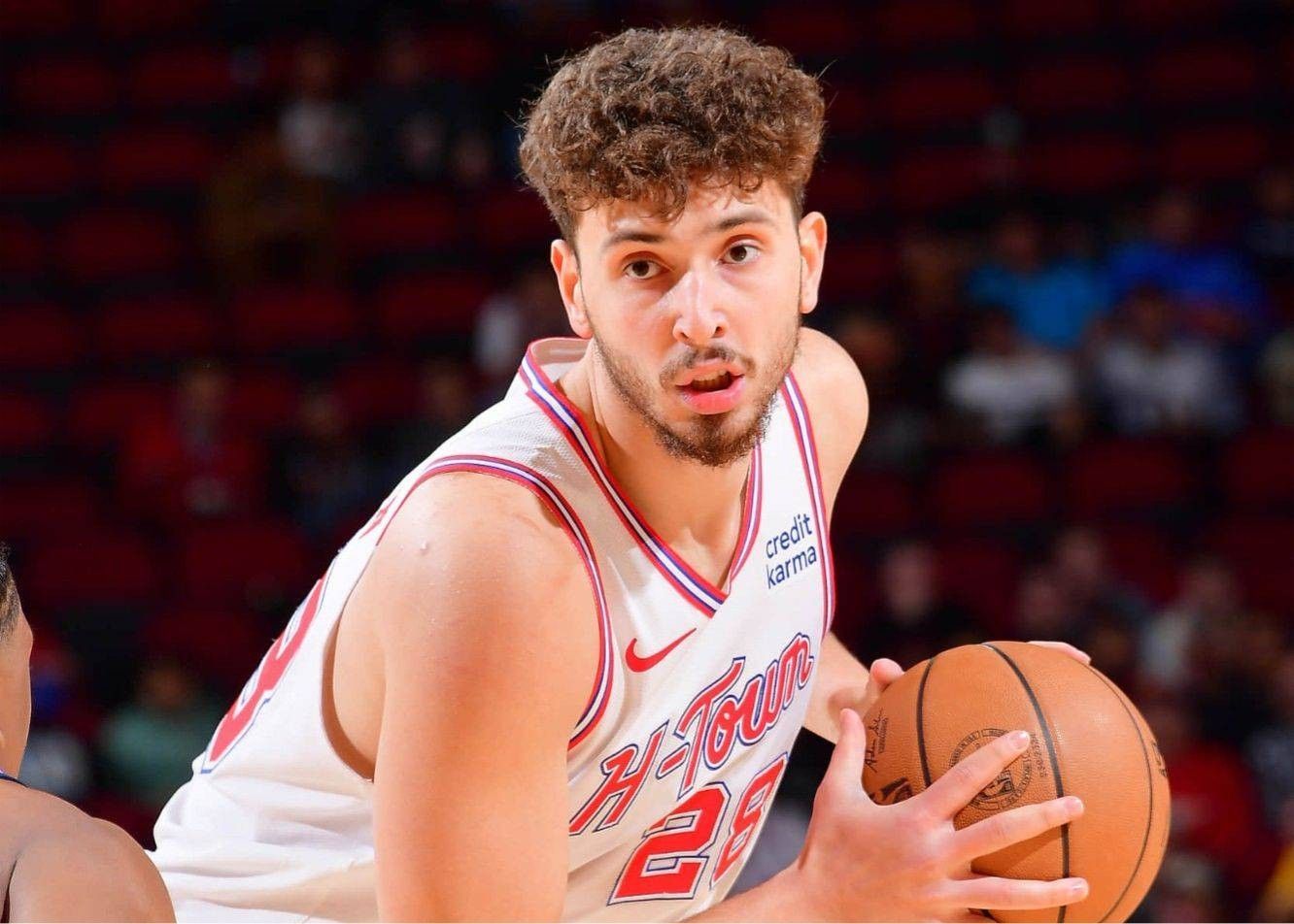 历史第三年少的球员！申京达成2500+抢篮板与1000+助攻