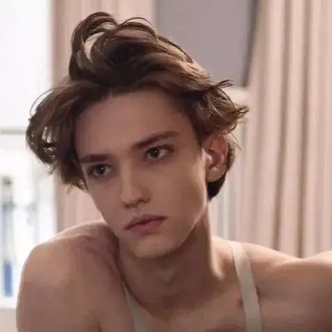 6686体育铁牌作者爱而不得